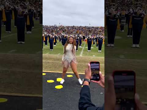 Chloe Bailey Performing with North Carolina A&amp;T’s Band at The Greatest Homecoming on Earth 💛💙