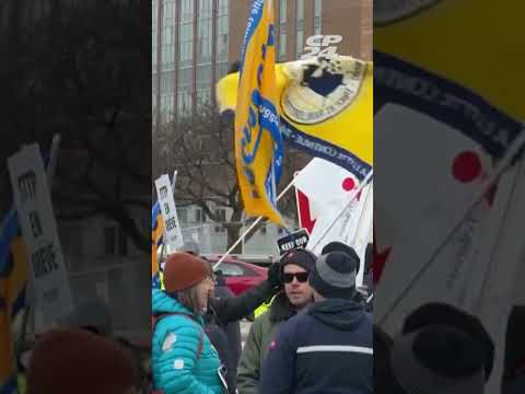 Canada Post talks to resume as possibility of strike looms next month